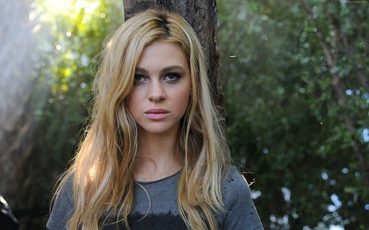 Nicola Peltz 5